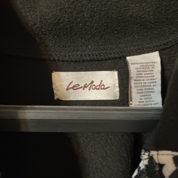 Shaw - Picture 2 of 2